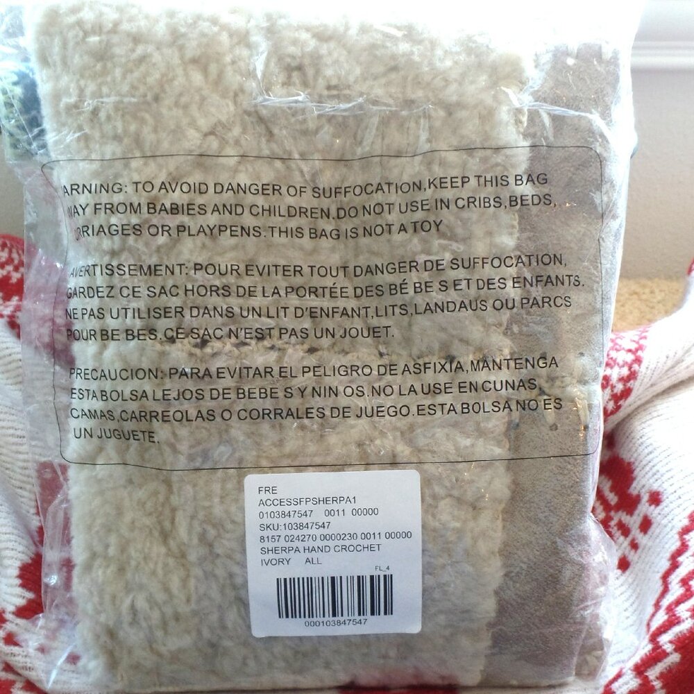 Free People Sherpa Shawl WRAP Hand Crochet Reversable Scarf NWT NIP - Picture 12 of 12